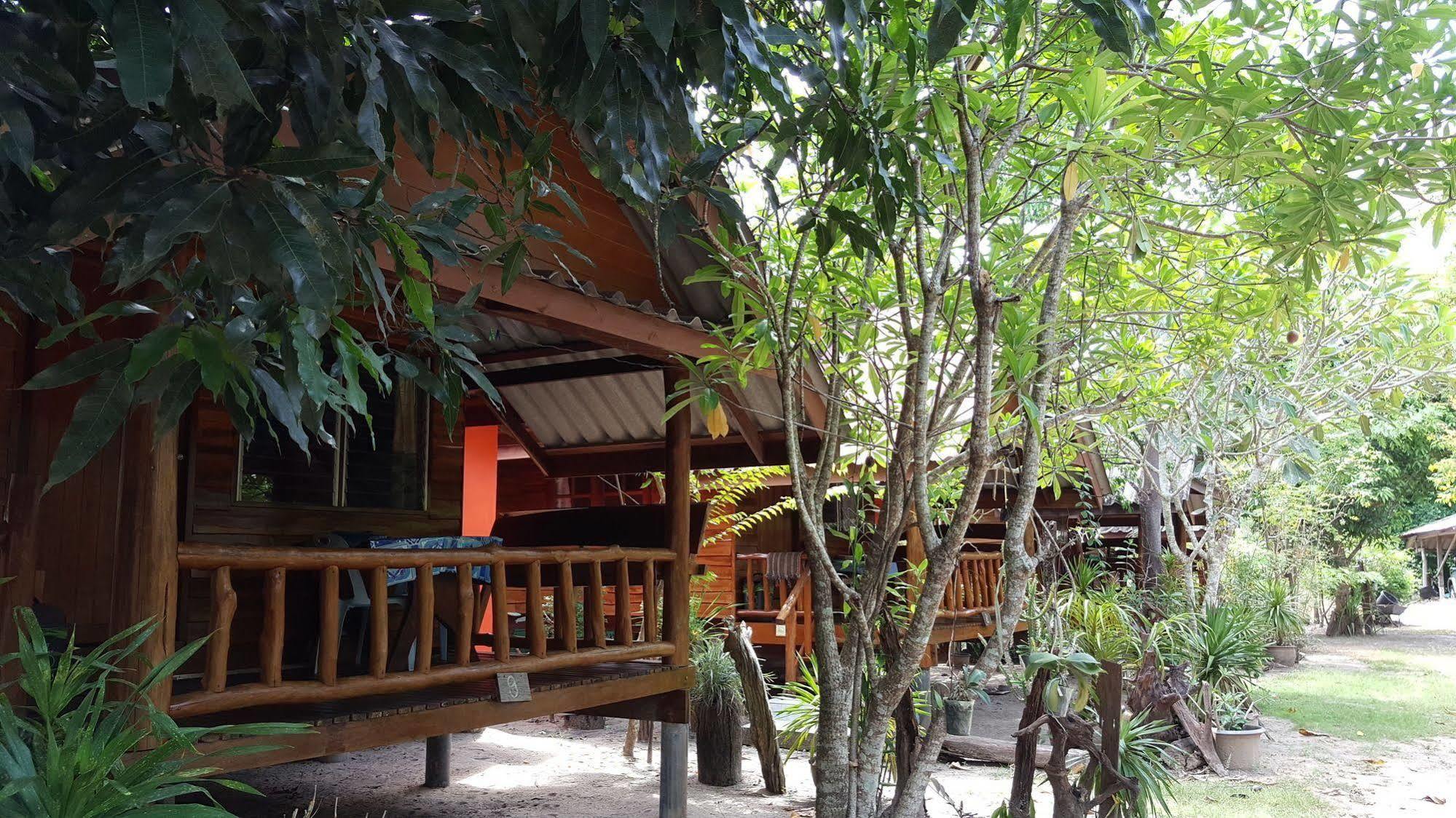 Pasai Beach Lodge Яо-Ной Экстерьер фото